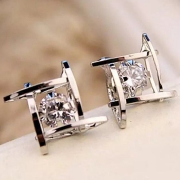 NEW Silver Solitaire Caged Diamond Stud Earrings - Picture 3 of 8